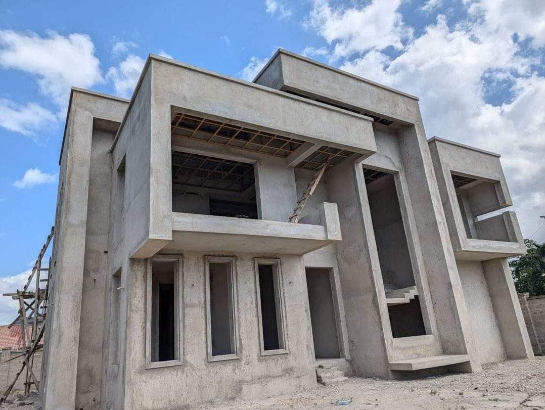 Bâtiment R+1 à Somone, Mbour